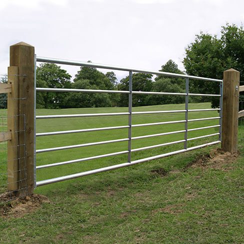 Tips for choosing the right fence builder for your project